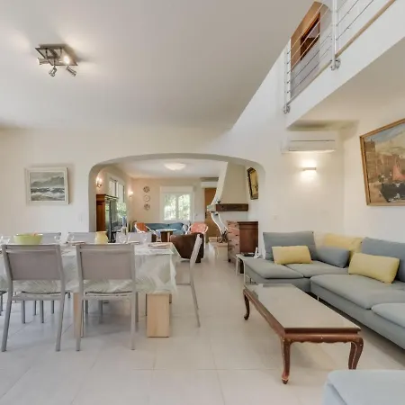 La Colle Du Turc By Interhome Hébergement de vacances Grimaud